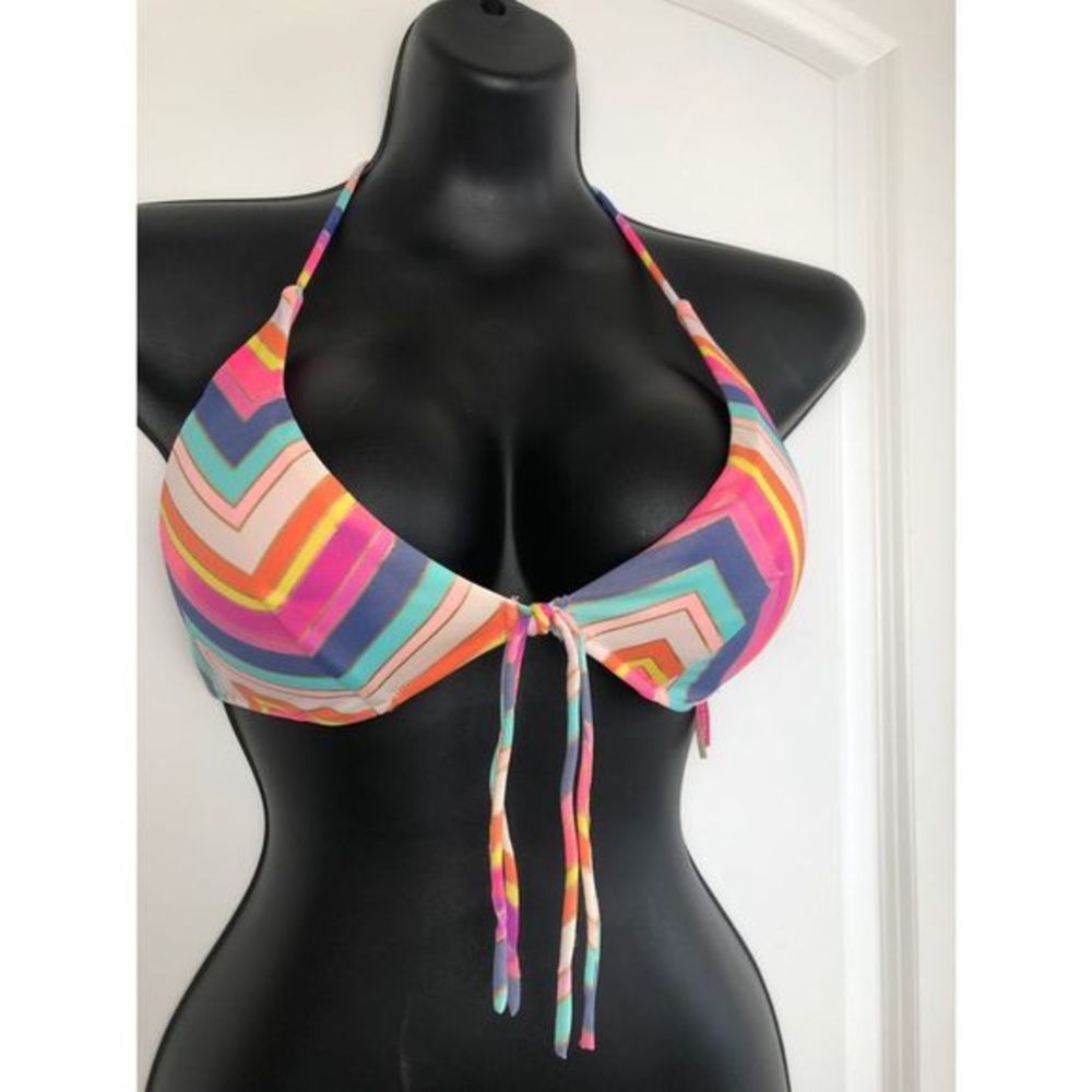 Victoria’s Secret Swim Top Size M